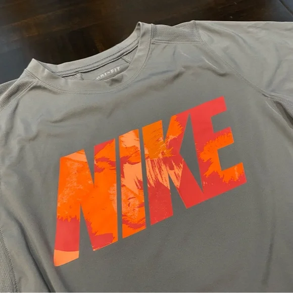 2-Piece Bundle Nike Kids Graphic T-Shirts - Black, Gray Size L